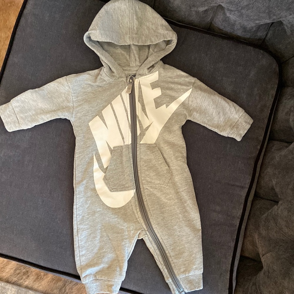 ✨Nike✨ baby zip-up onesie